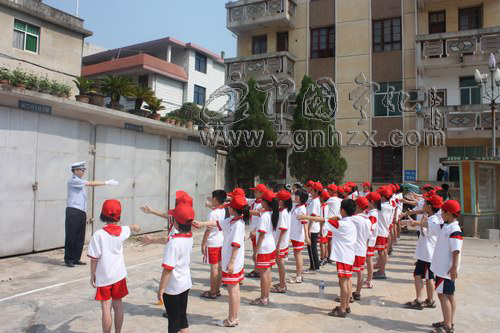 學(xué)交通知識 過平安暑假