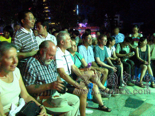 寧化“周末喜樂匯”吸引老外