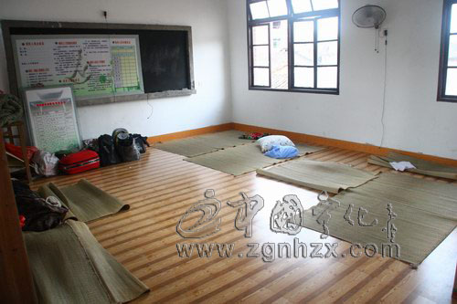 在吃苦中提升 在實踐中長才 在奉獻中成長