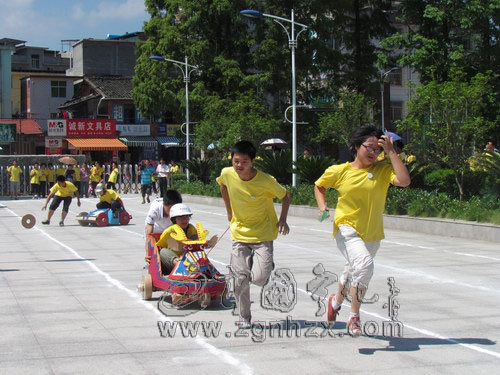 寧化：創意紙箱車開進夏令營
