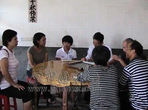 泉上3名貧困女大學(xué)生獲愛(ài)心助學(xué)款