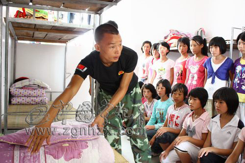 寧化七中140名新生軍訓提精神長本領