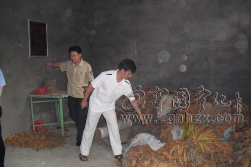 泉上鎮警方查處一非法煙葉收購窩點