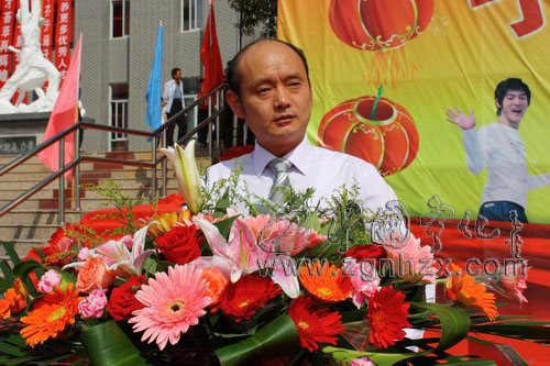 寧化二中隆重舉行70周年華誕慶典