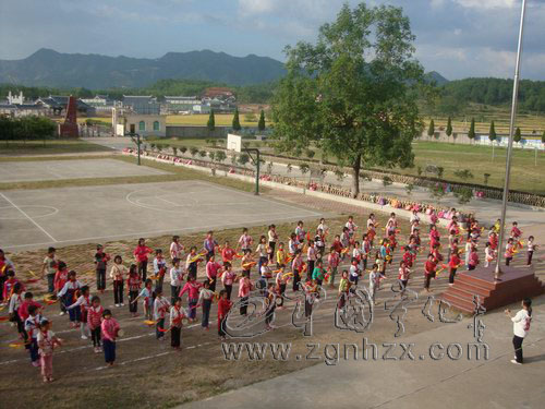 400名學生腰鼓方陣喜迎祭祖大典