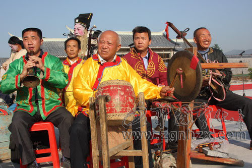 耄耋鼓手身手不凡　河龍祁劇精彩亮相