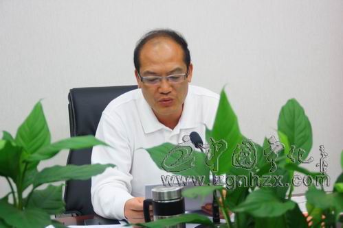 肖長根就貫徹十七屆六中全會精神提出要求