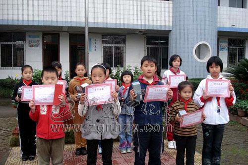 寧化實(shí)小科技創(chuàng)新活動(dòng)創(chuàng)佳績(jī)