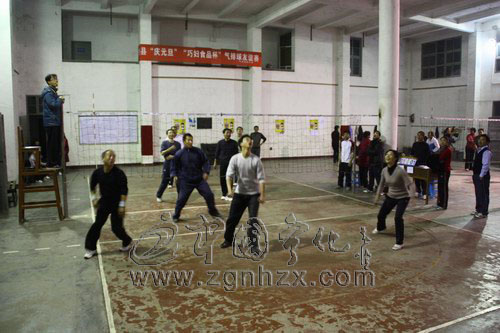 寧化“慶元旦 巧婦食品杯”氣排球友誼賽開賽