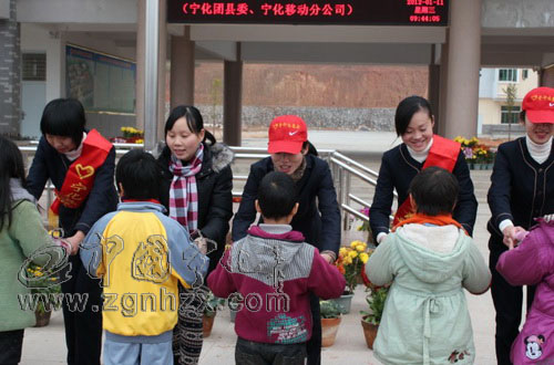 團縣委攜手寧化移動“關愛進城務工人員子女”