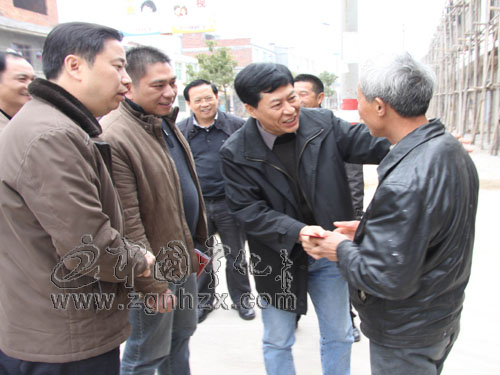 省煙草公司林則森來寧慰問掛點村困難黨員群眾