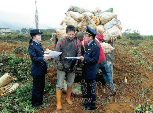 寧化工商局把“流動工商所”搬到田間地頭