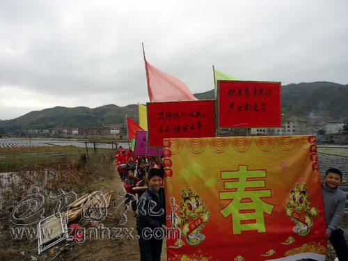 濟村鄉圩日開展計生宣傳