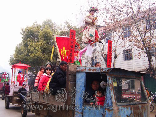 湖村鎮(zhèn)“鐵桿故事”鬧元宵