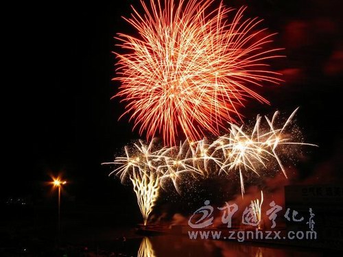 火樹銀花耀翠城 歡天喜地鬧元宵