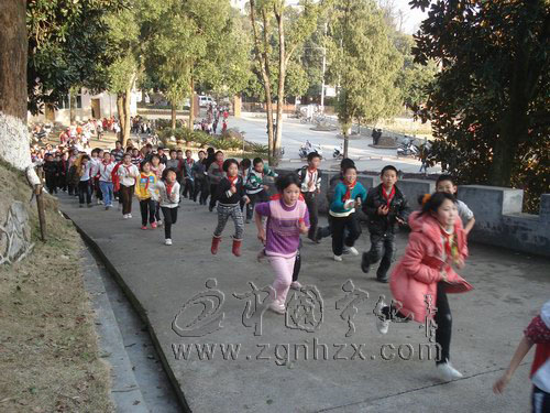 實驗小學陽光體育長跑活動啟動