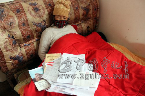 一家三人臥病在床 姐弟呼喚社會(huì)給力