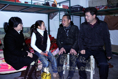 濟村鄉三八節前為計生家庭送關愛