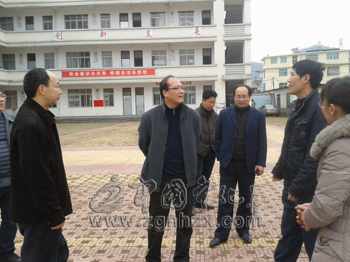 縣委書記肖長(zhǎng)根在水茜鄉(xiāng)開展工作調(diào)研