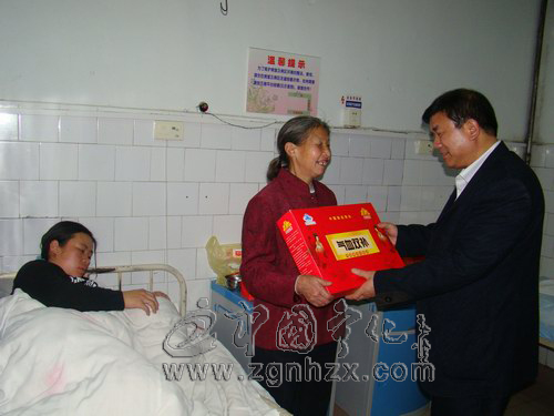 城郊鄉(xiāng)：關(guān)愛(ài)送給“二女戶”