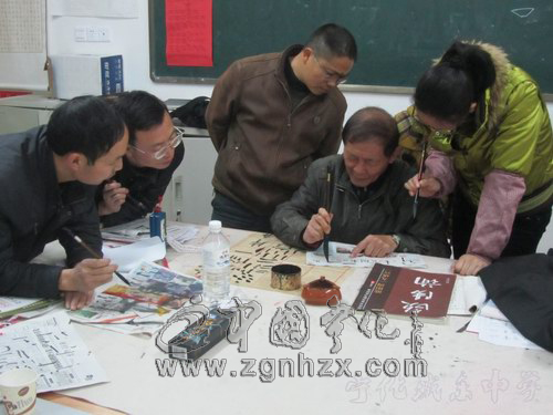城東中學(xué)舉辦“規(guī)范漢字書寫教育”教師培訓(xùn)班