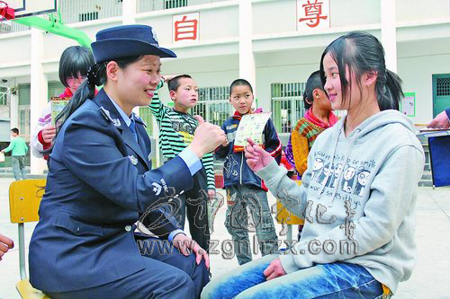 寧化縣特校：來了會手語的民警
