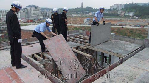 縣城管綜合執法大隊強力推進拆違控違行動