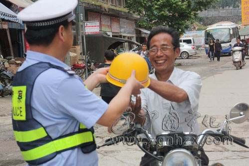 專項行動首日查處摩托車交通違法行為147起