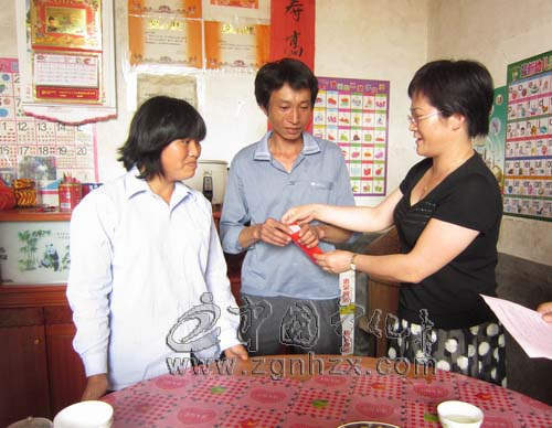 寧化：計(jì)生部門結(jié)對(duì)幫扶貧困“二女戶”