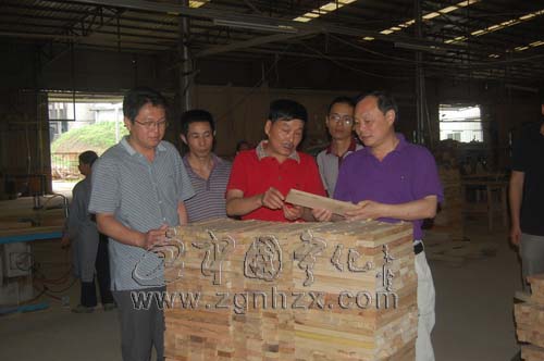 寧化縣林業局深入企業解難題