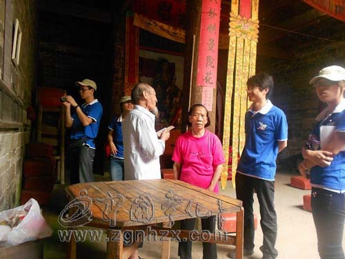 農大大學生探尋曹坊下曹古跡建筑