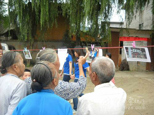 福建農大實踐隊在下曹村舉辦“家鄉新貌”作品展