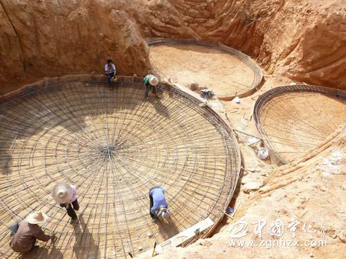 寧化首座大型沼氣池進(jìn)行主體施工