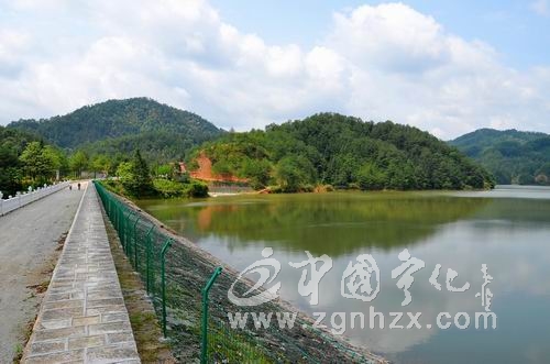 十年監督為水源