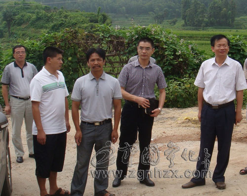 市人社局到河龍大洋村開展辦實事促發展活動