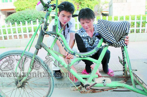 踩著三輪車上大學