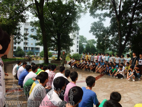 寧化六中905名高一新生參加軍訓