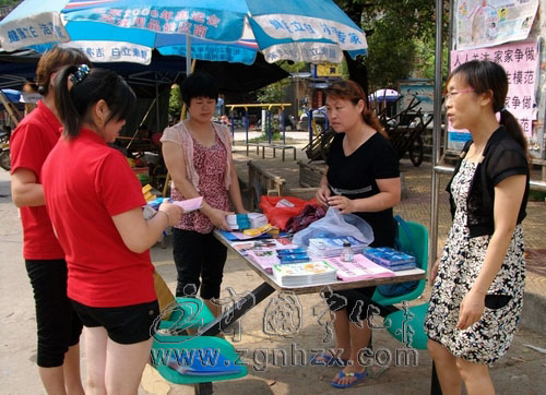 泉上石壁開展《人口與計生法》頒布10周年紀念活動