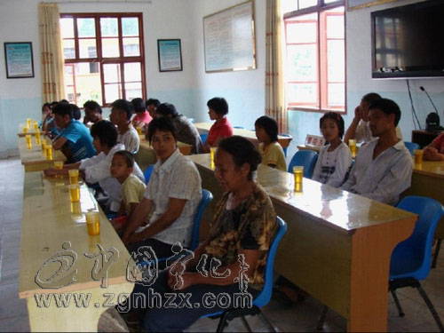 外地商會資助曹坊鄉18名貧困生