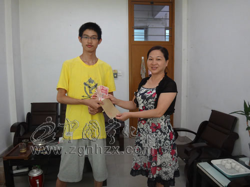 福州寧化籍企業家資助寧化4名貧困生