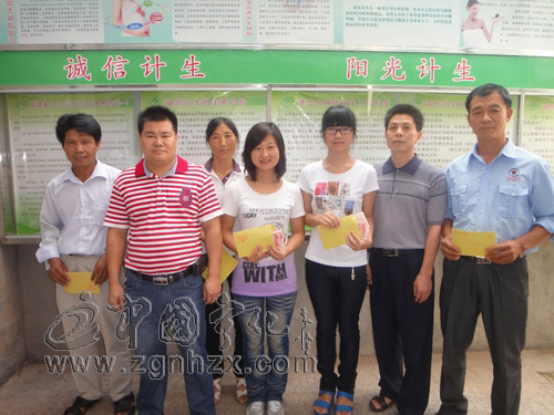 淮土鄉10名計生獨女戶和二女戶獲助學幫扶