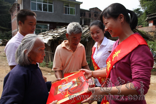 寧化：網(wǎng)友與畬村空巢老人共“團(tuán)圓”