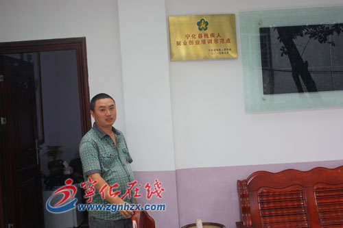 張海龍：服裝世界的追夢(mèng)人