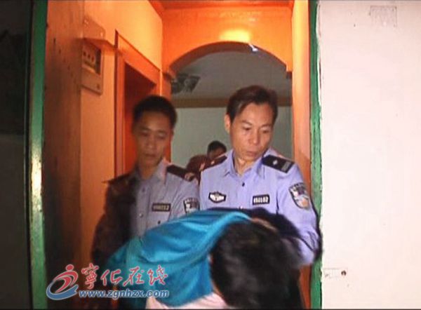 打黑勇士張天華