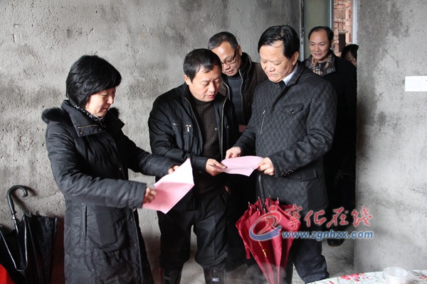 胡曉春到治平畬族鄉指導災后重建工作