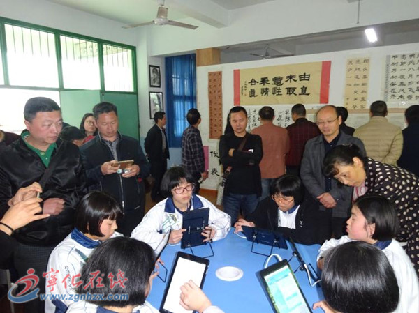 明溪教師來寧化觀摩“校園大閱讀”