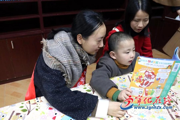 寧化實(shí)幼開(kāi)展“走進(jìn)圖書(shū)館”親子閱讀活動(dòng)