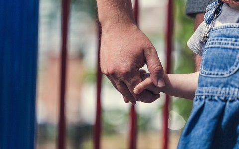 暖爸給前世情人打造“時空膠囊”，浪漫初衷感動許多網友。（圖片來自臺媒）