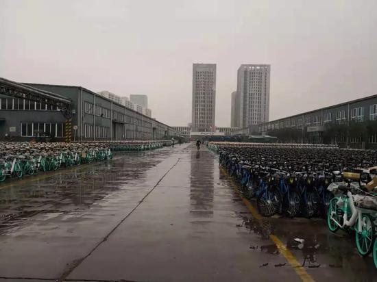 天津市東麗區(qū)富士達廠區(qū)，記者并未見到小黃車身影。