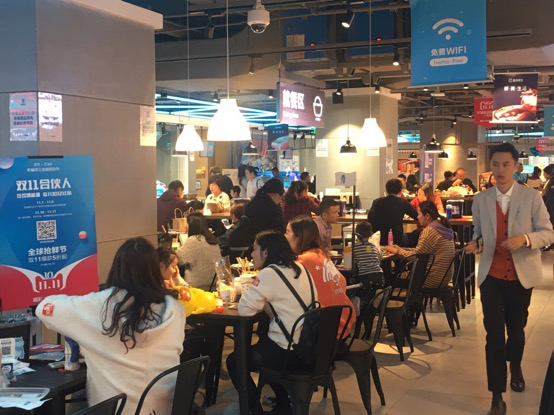 今年天貓雙11期間，南京盒馬線下門店生意火爆。